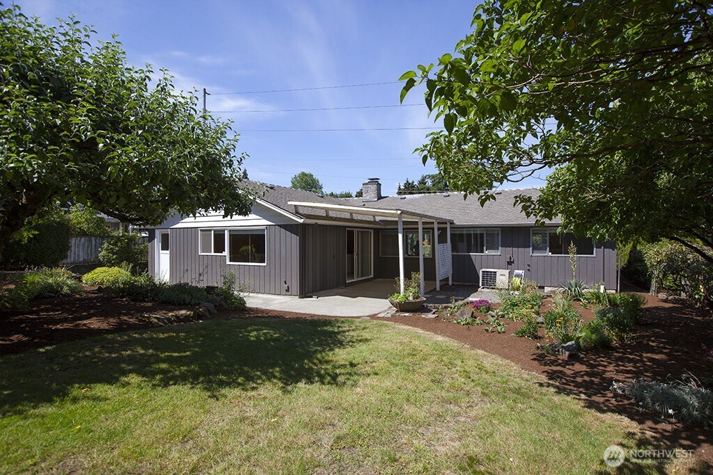 26 6th Street S, Kirkland, WA 98033