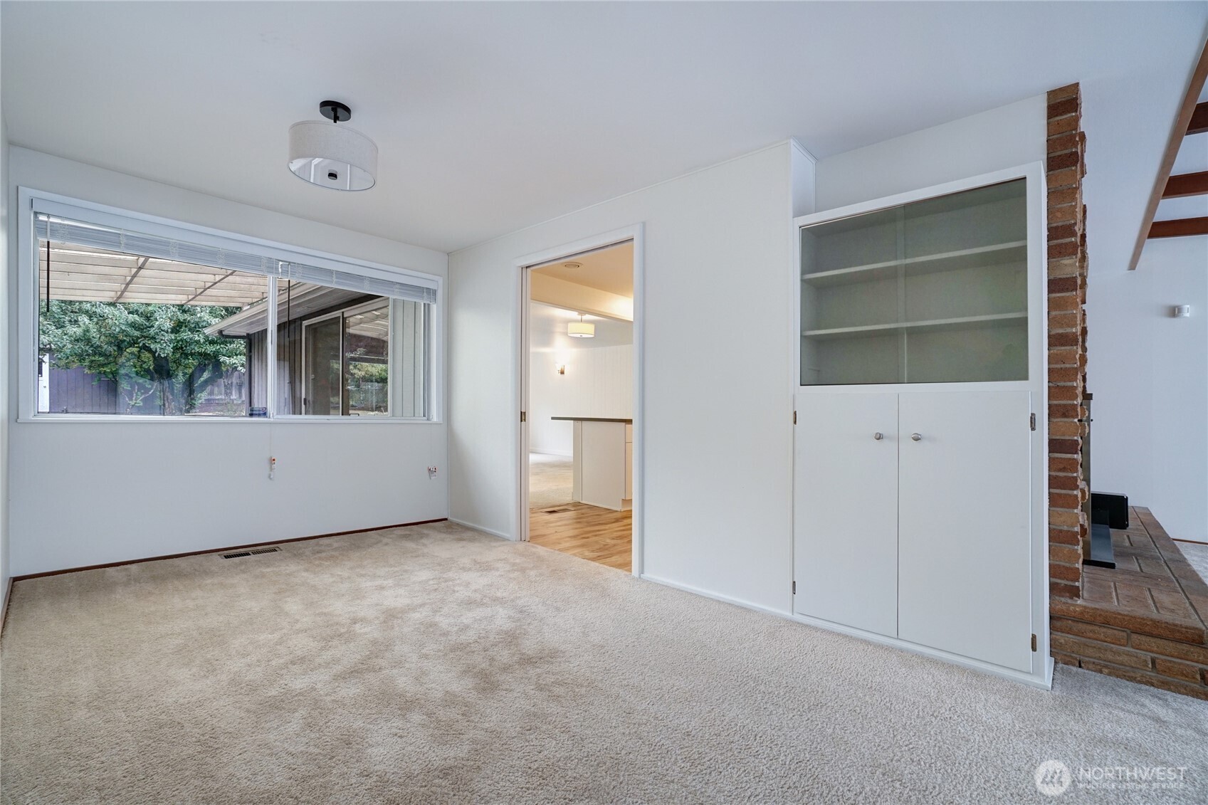 26 6th Street S, Kirkland, WA 98033