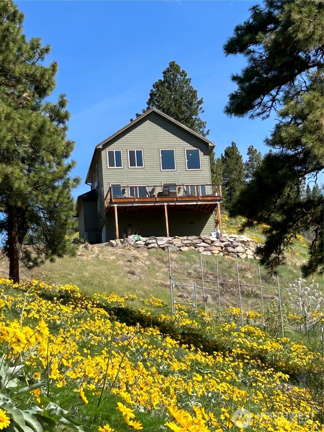 9660 Nahahum Canyon Road , Cashmere, WA 98815