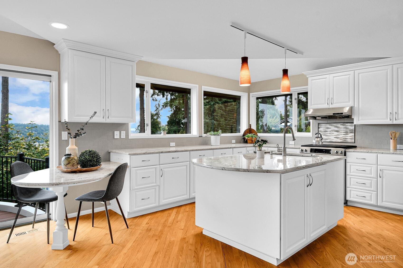 13542 40th Avenue NE, Seattle, WA 98125