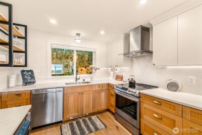 10203 47th Avenue SW #D2, Seattle, WA 98146 - Photo 9