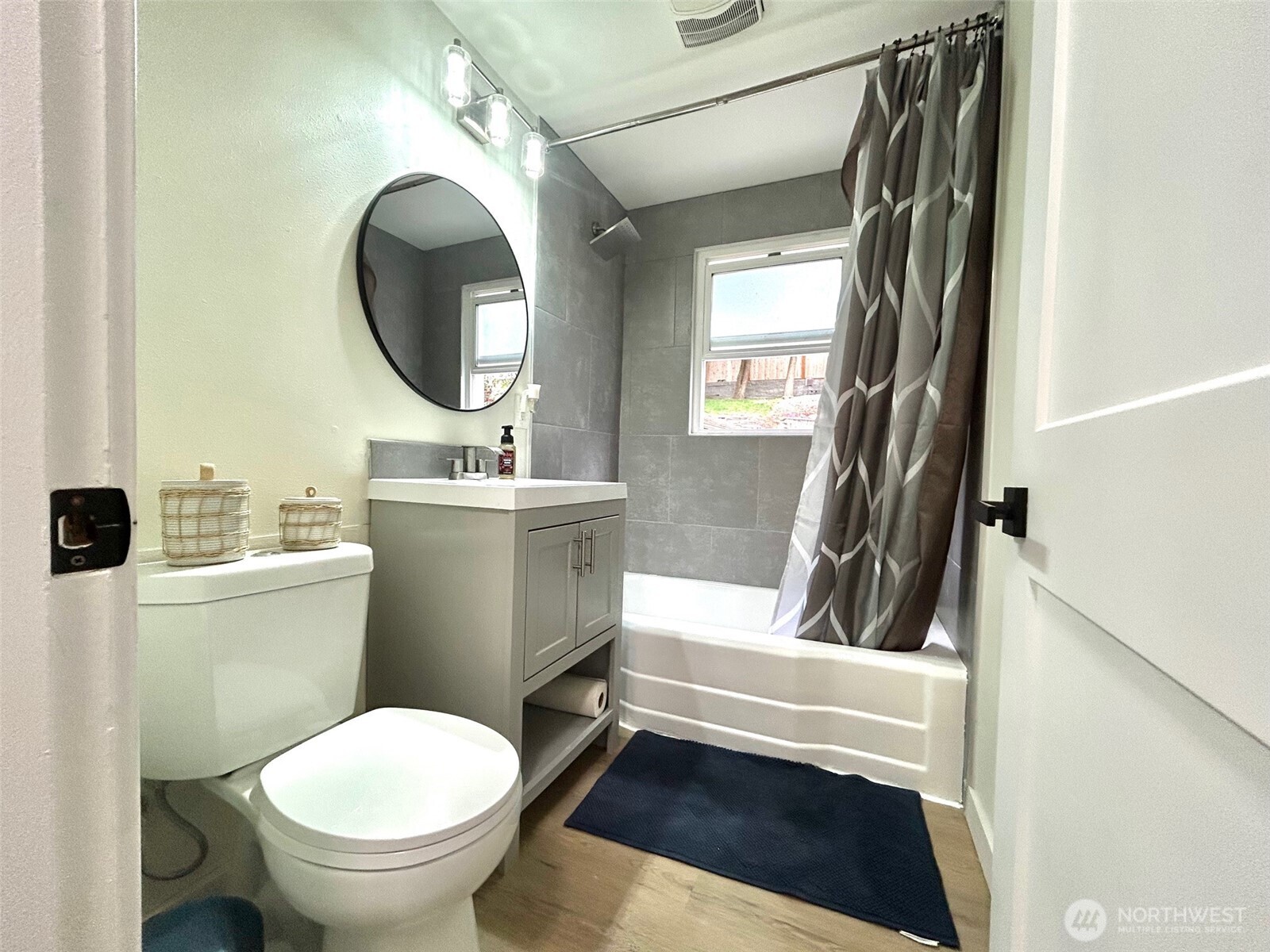 7353 29th Avenue SW, Seattle, WA 98126