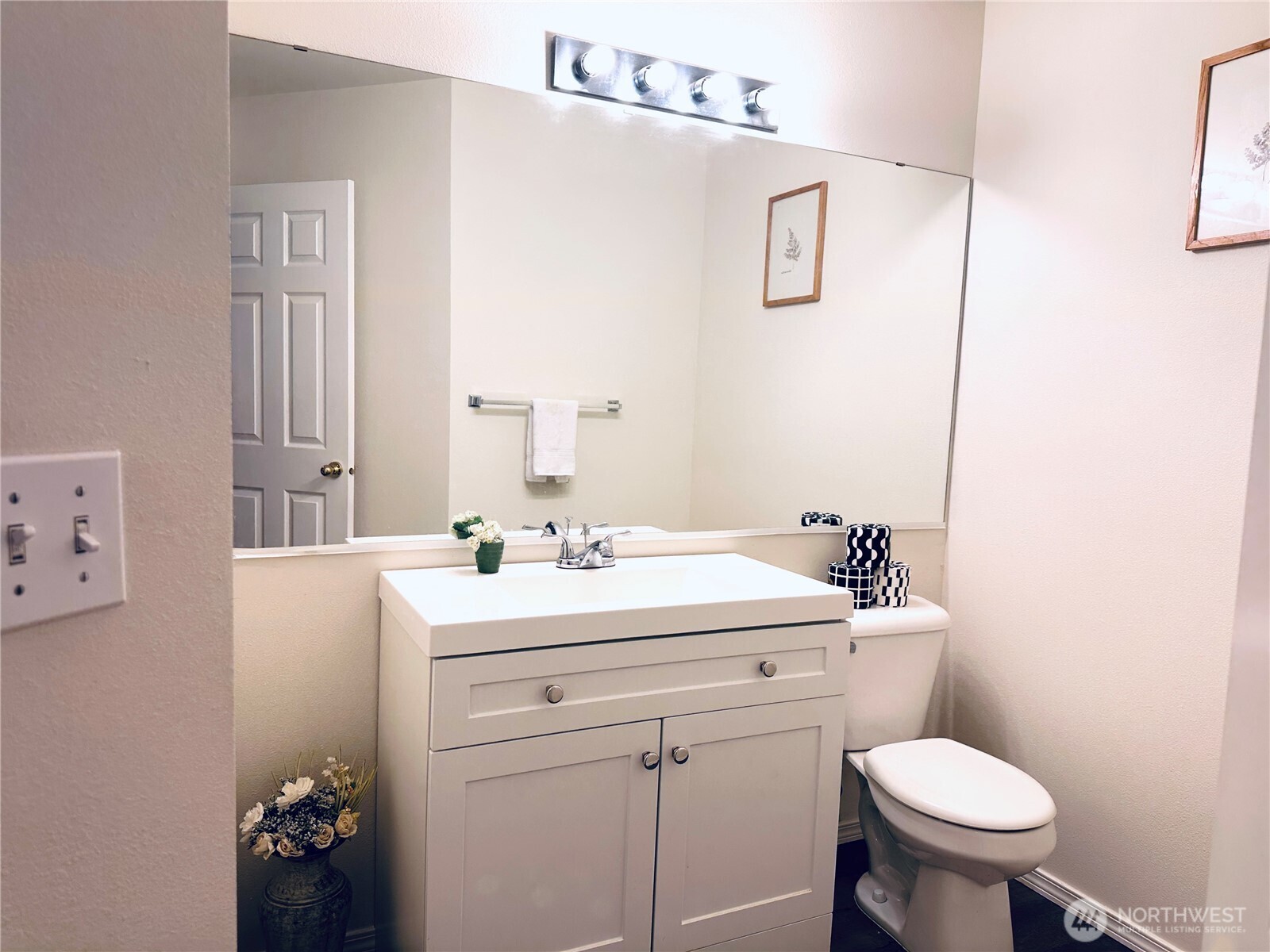 8828 238th St SW #D1, Edmonds, WA 98026