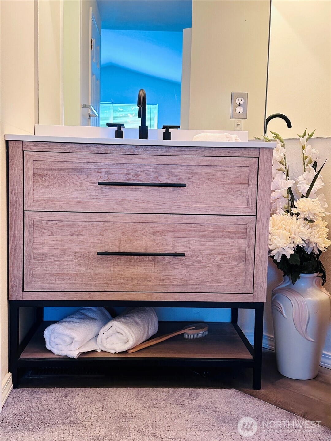 8828 238th St SW #D1, Edmonds, WA 98026