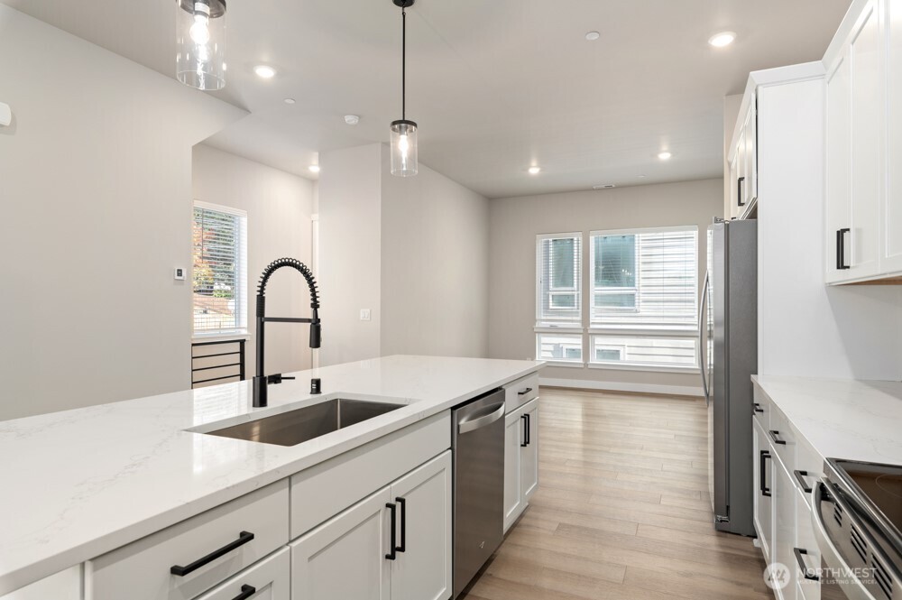 6609 S 128th Street , Seattle, WA 98178