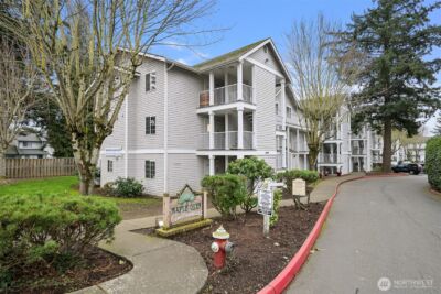 2709 W Maplewood Avenue #201, Bellingham, WA 98225