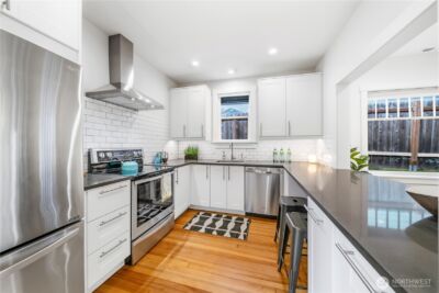 3815 Sunnyside Avenue N, Seattle, WA 98103 - Photo 11