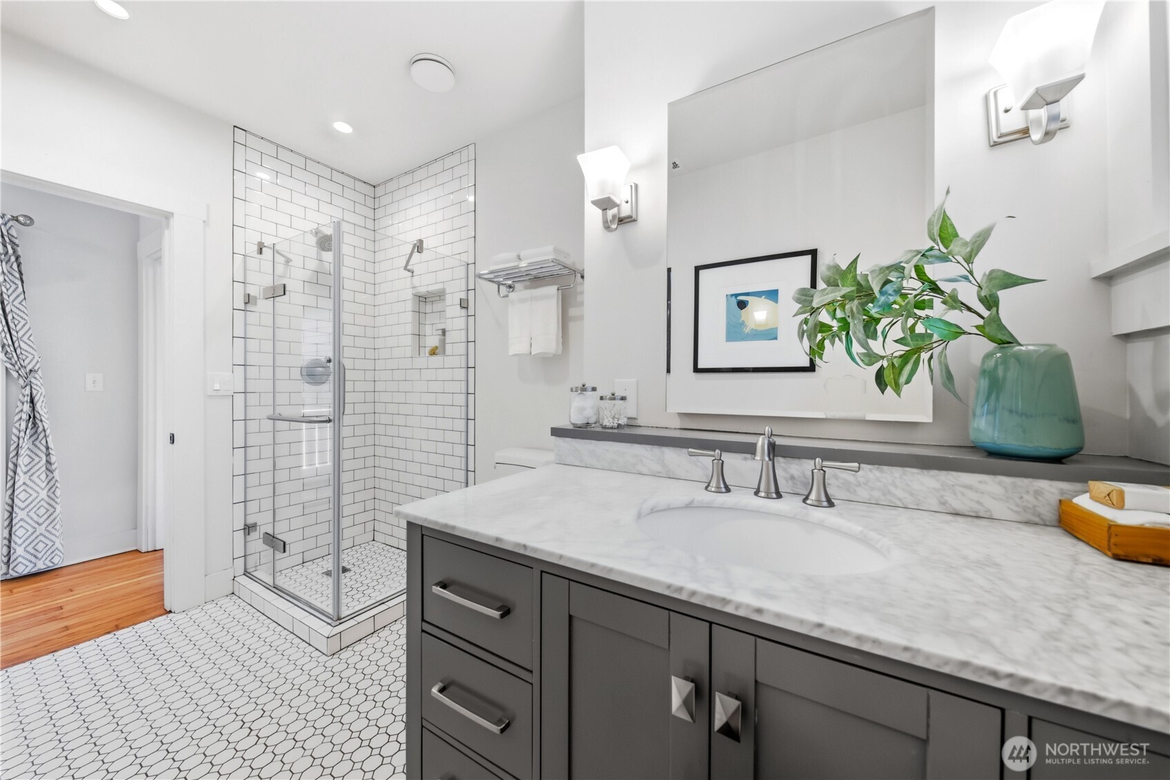 3815 Sunnyside Avenue N, Seattle, WA 98103