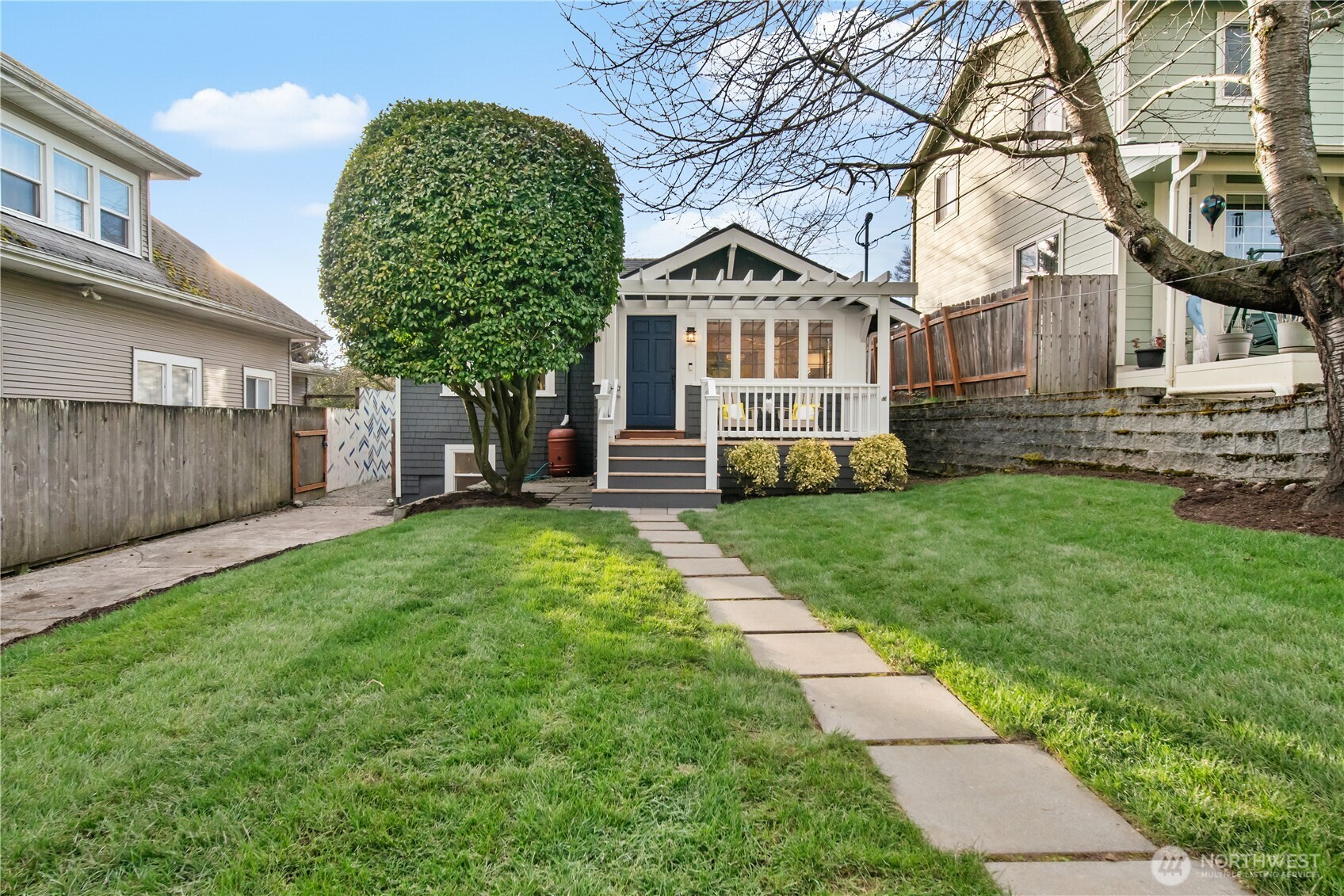 3815 Sunnyside Avenue N, Seattle, WA 98103