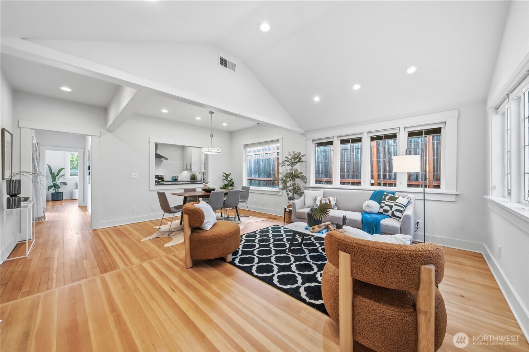 3815 Sunnyside Avenue N, Seattle, WA 98103