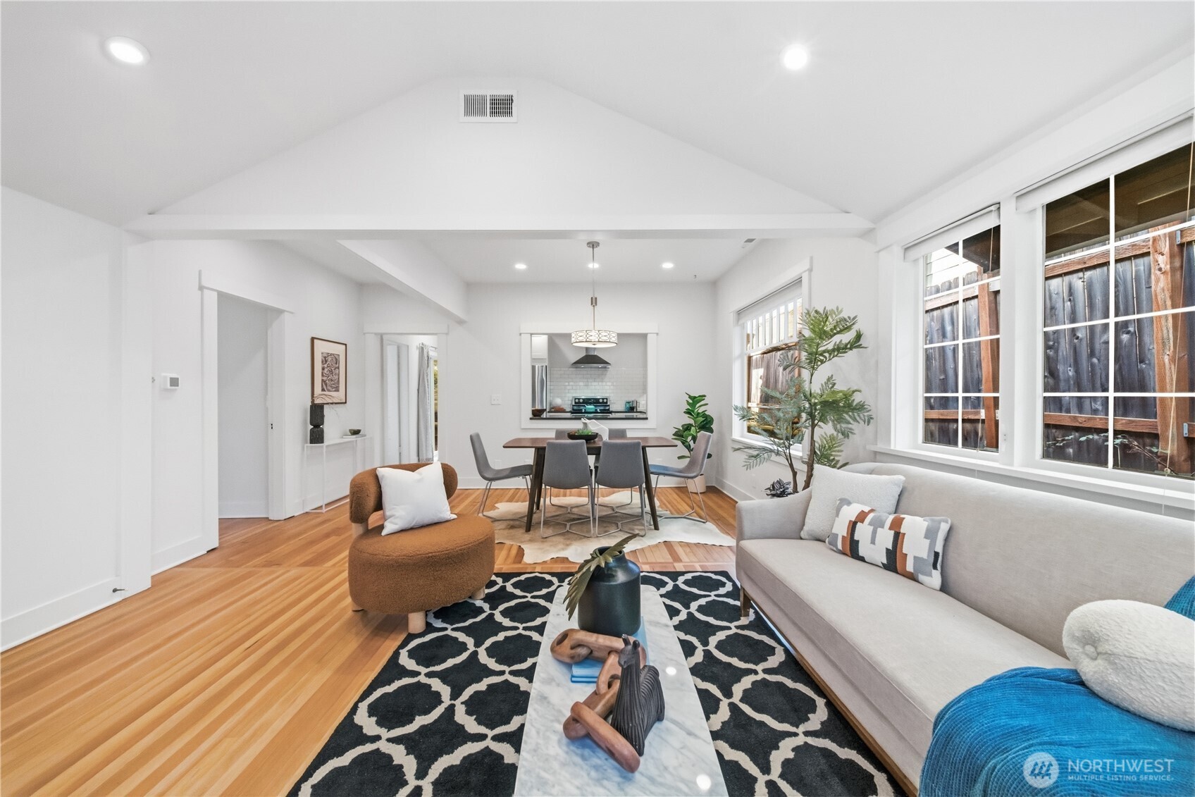 3815 Sunnyside Avenue N, Seattle, WA 98103