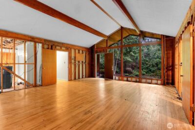 10815 Algonquin Road , Woodway, WA 98020 - Photo 2