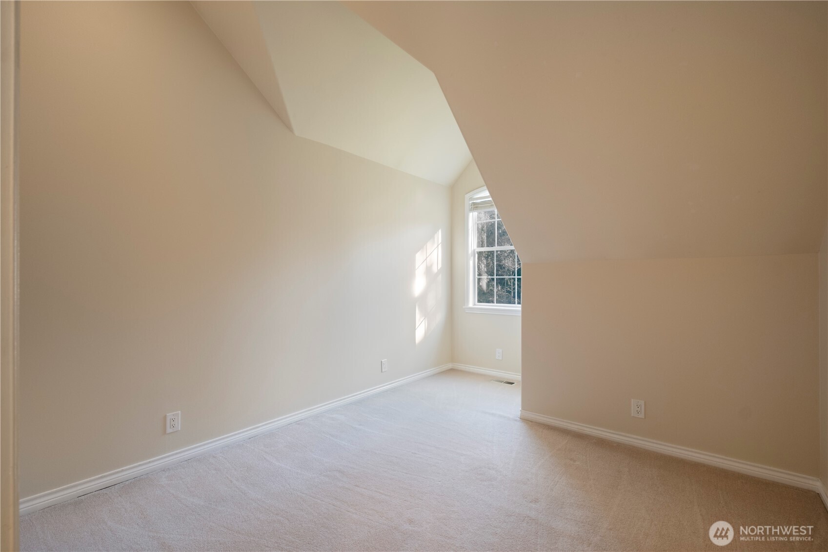 3123 240th Avenue NE, Sammamish, WA 98074