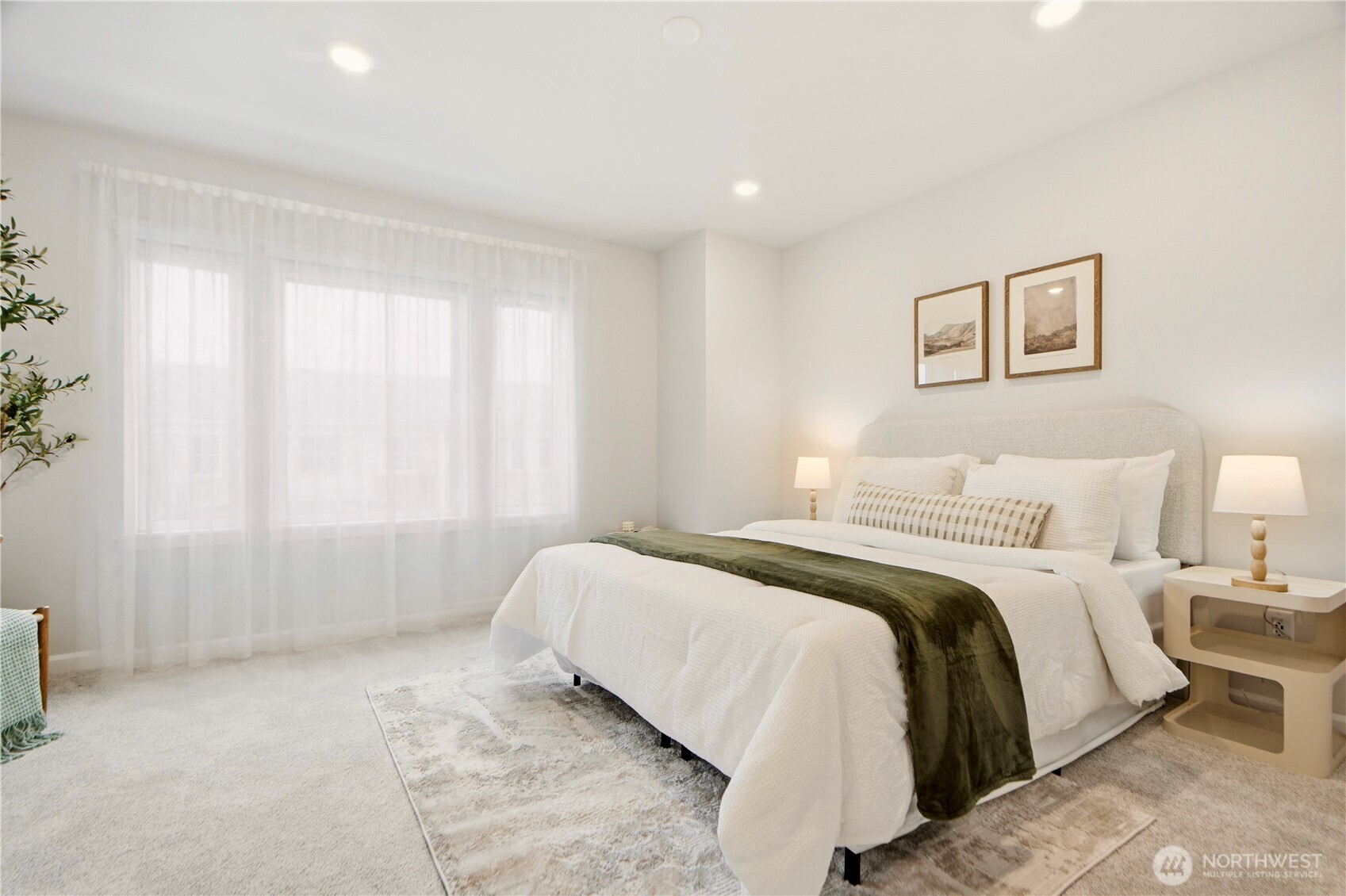 19244 NE 69th Circle #104, Redmond, WA 98052