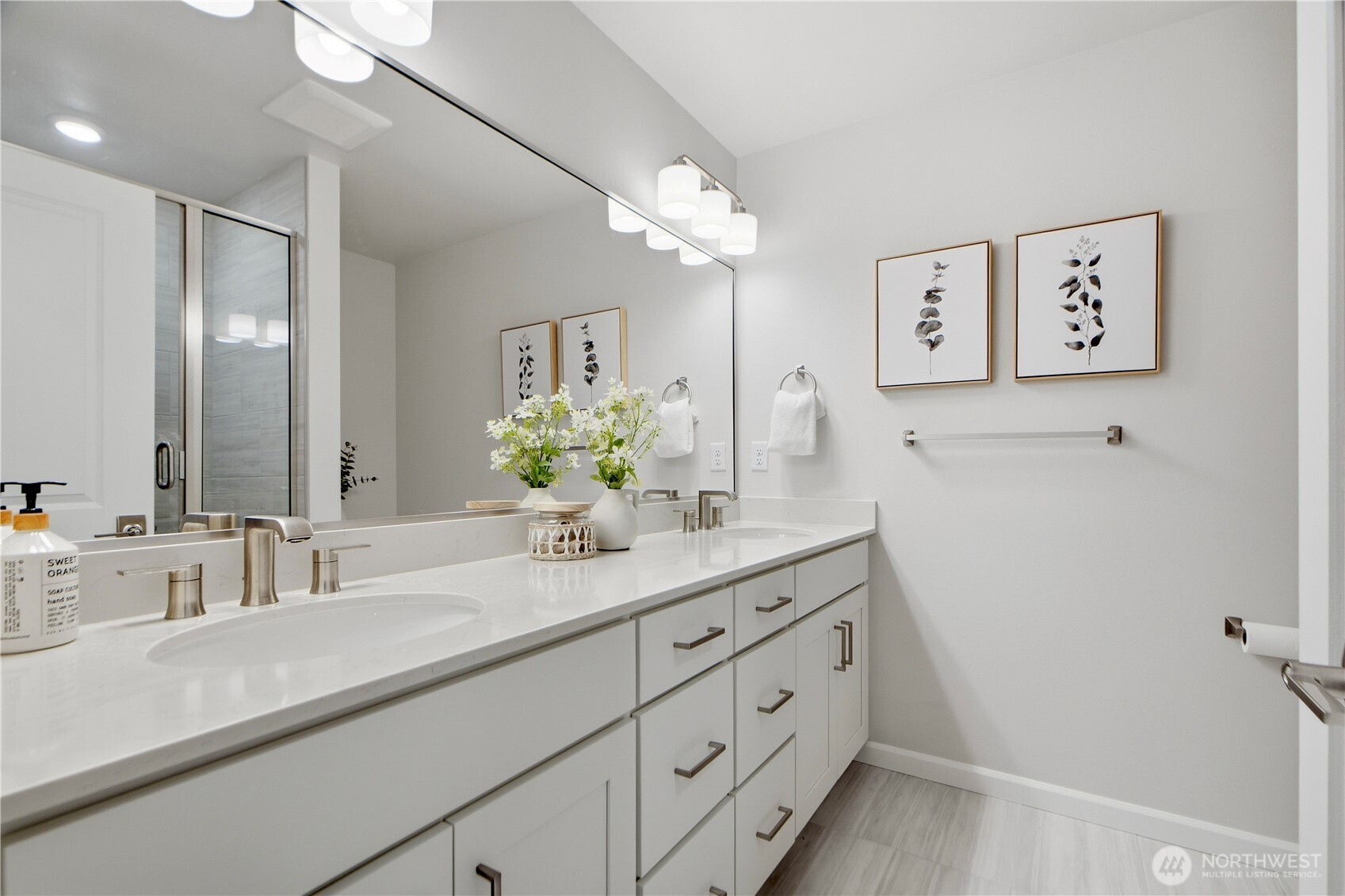 19244 NE 69th Circle #104, Redmond, WA 98052