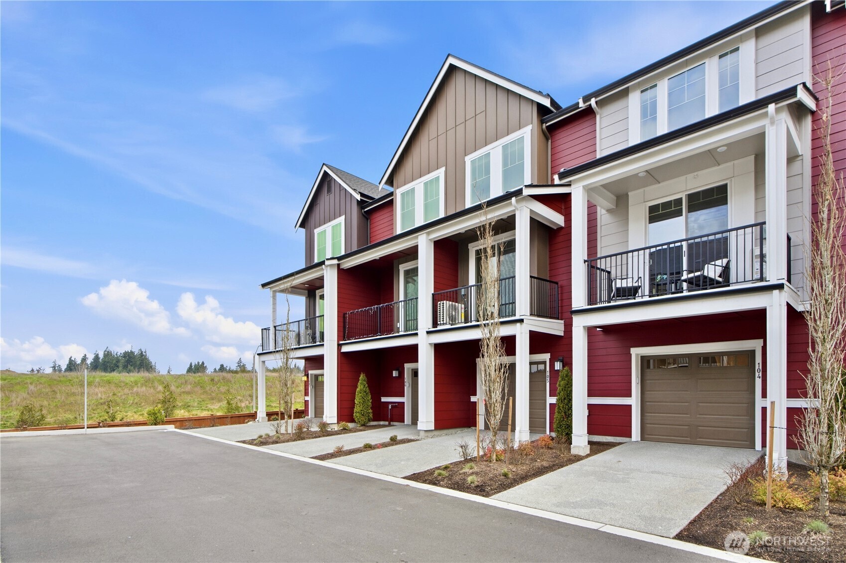 19244 NE 69th Circle #104, Redmond, WA 98052