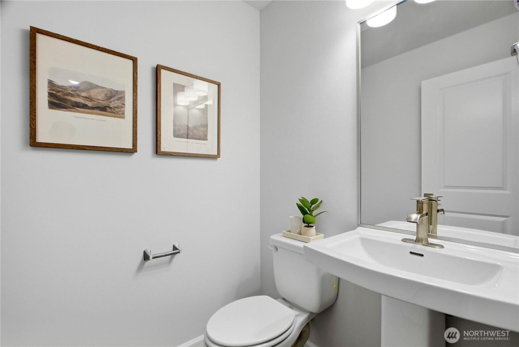 19244 NE 69th Circle #104, Redmond, WA 98052