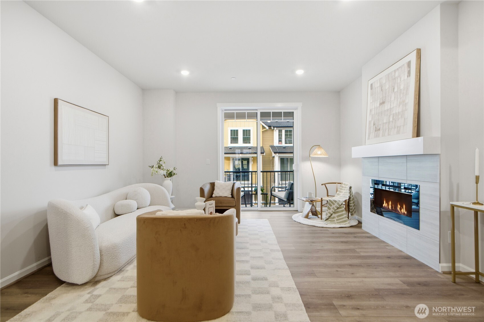 19244 NE 69th Circle #104, Redmond, WA 98052