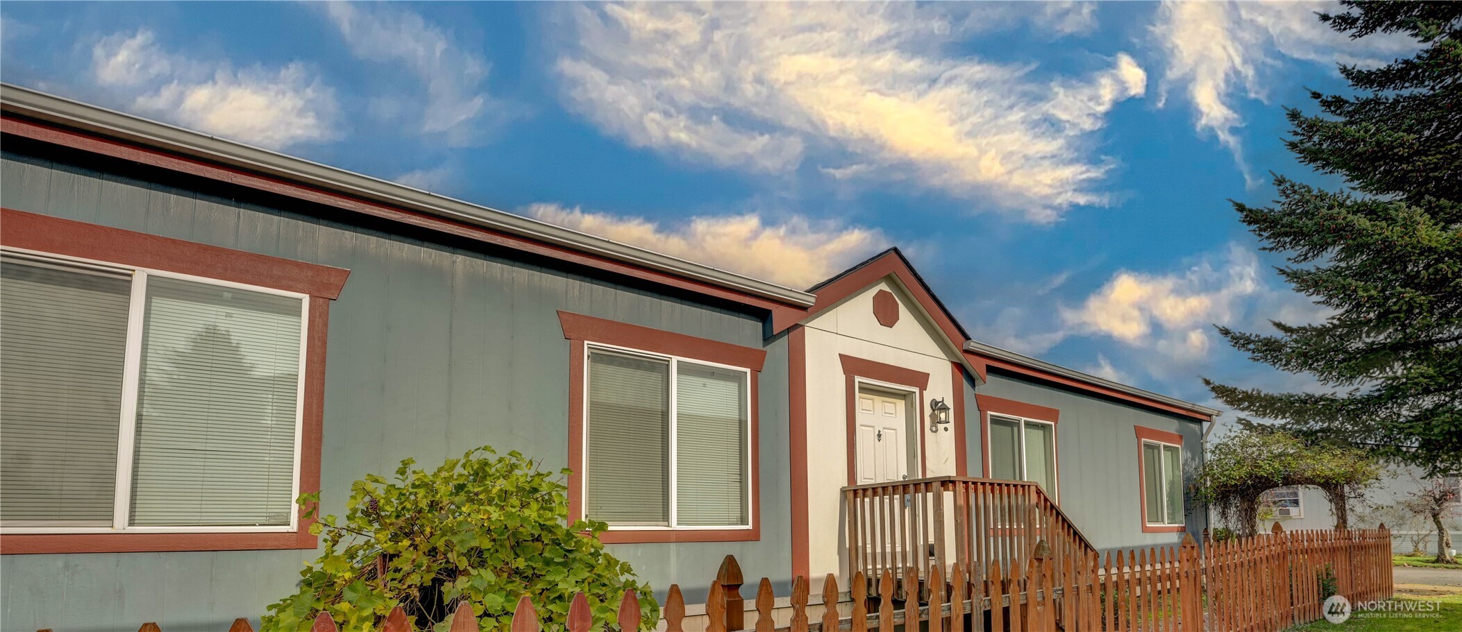 300 Park Avenue #20, Buckley, WA 98321