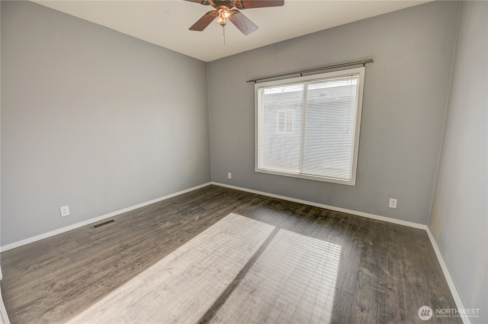 300 Park Avenue #20, Buckley, WA 98321