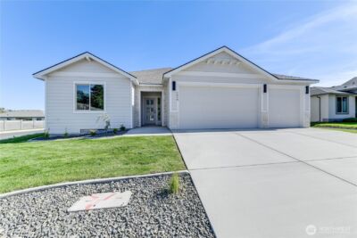 523 N Lessor Loop , Moses Lake, WA 98837