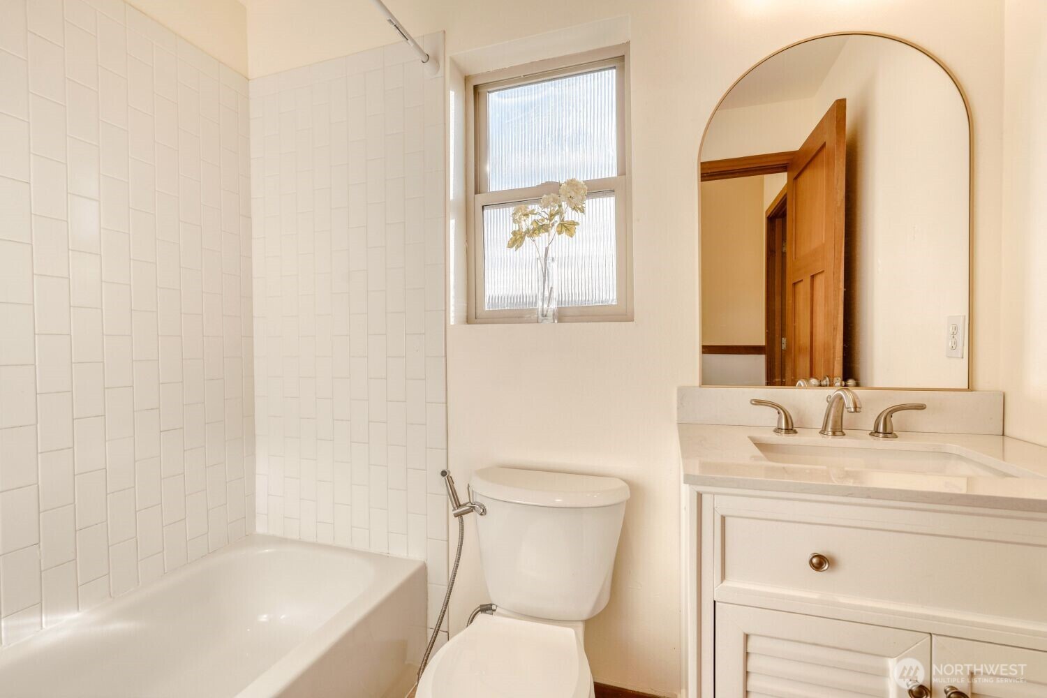 9010 18th Ave SW #A, Seattle, WA 98106