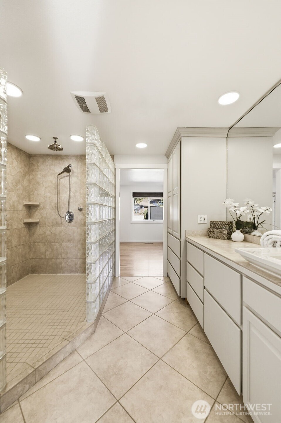 3417 204th Avenue Ct E, Lake Tapps, WA 98391