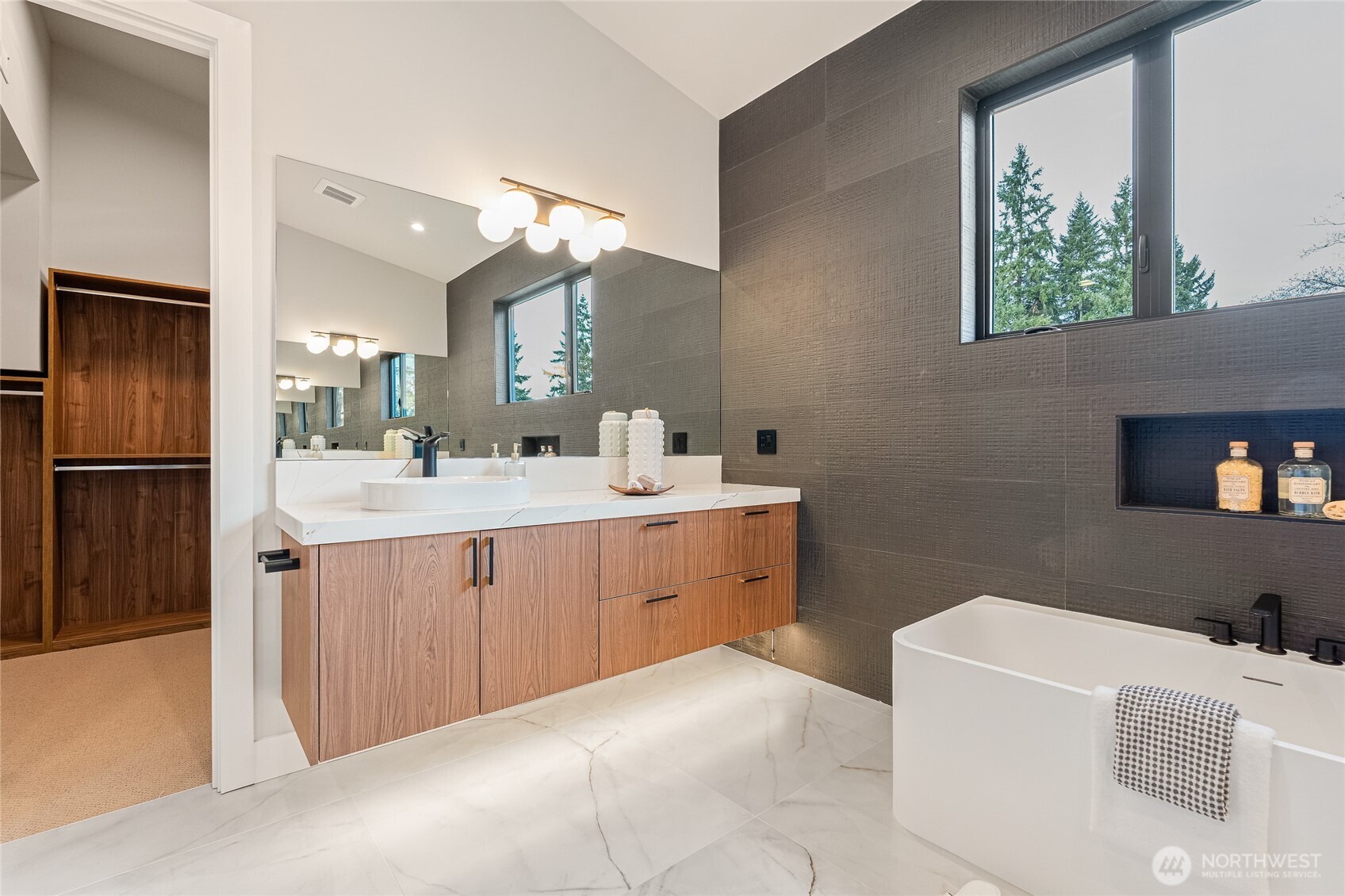 2423 129th Avenue SE, Bellevue, WA 98005