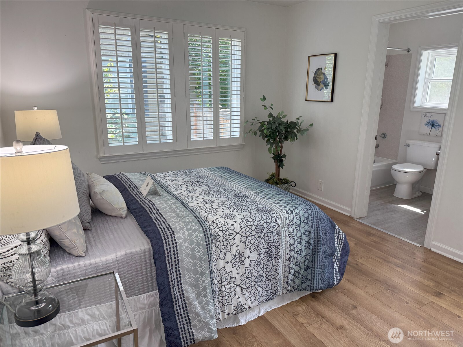 4329 NE 56th Street , Seattle, WA 98105