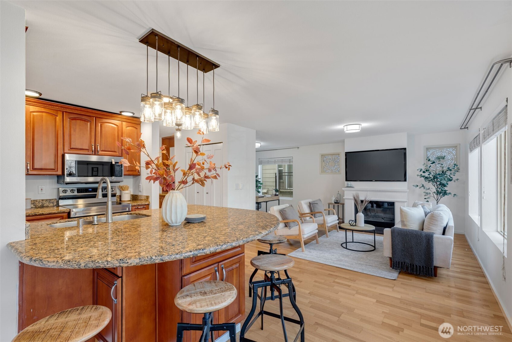 500 Aloha Street #211, Seattle, WA 98109