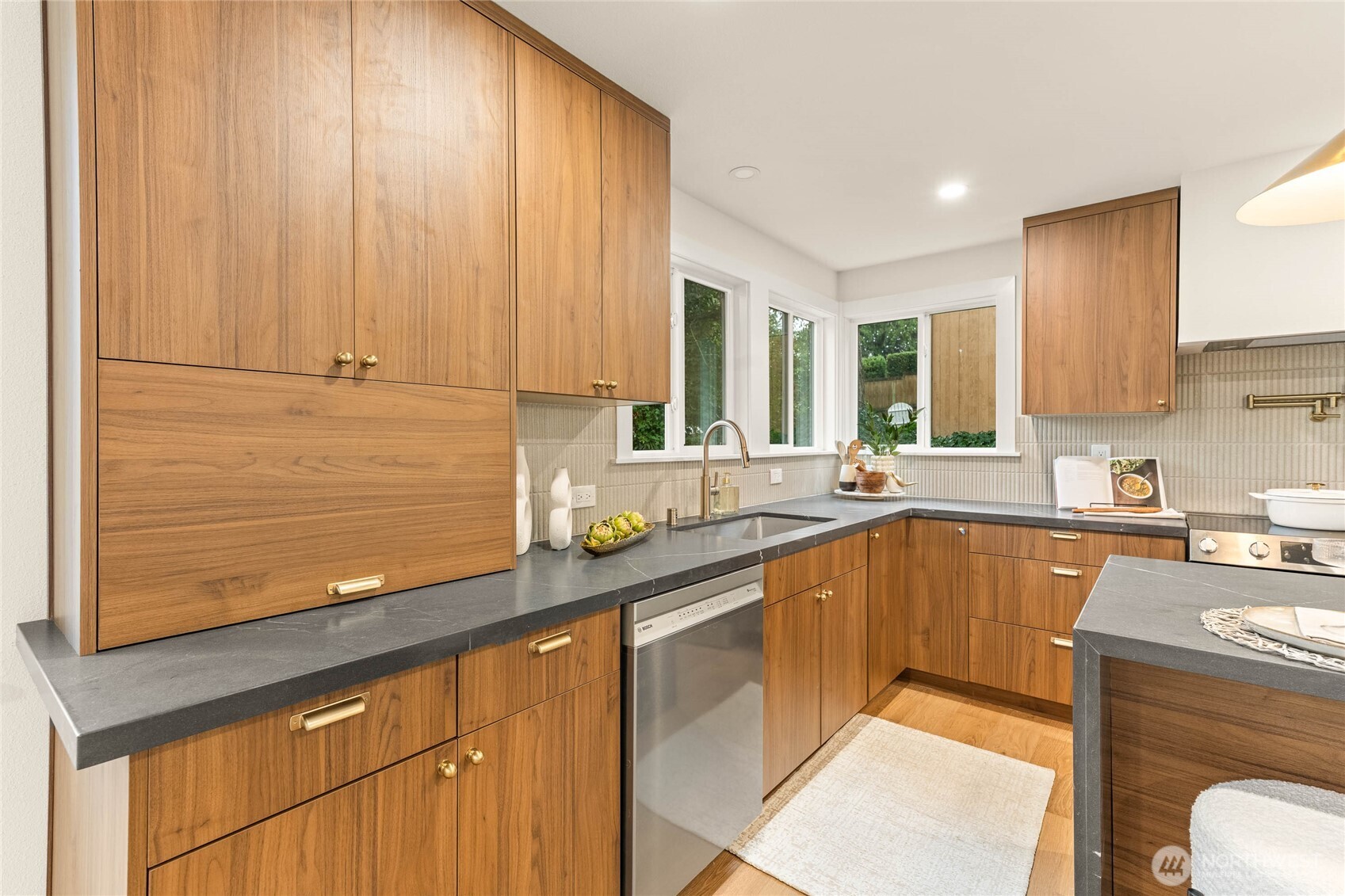 13125 NE 128TH Place , Kirkland, WA 98034