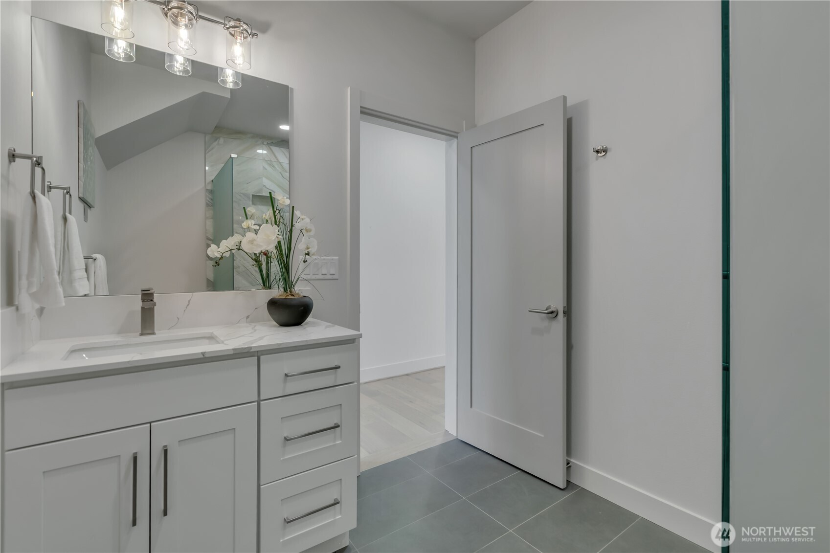 4019 4th Avenue NE, Seattle, WA 98105