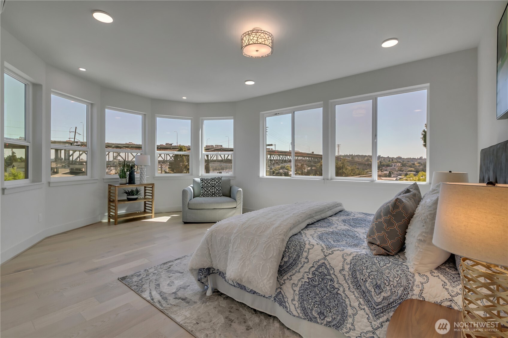 4019 4th Avenue NE, Seattle, WA 98105