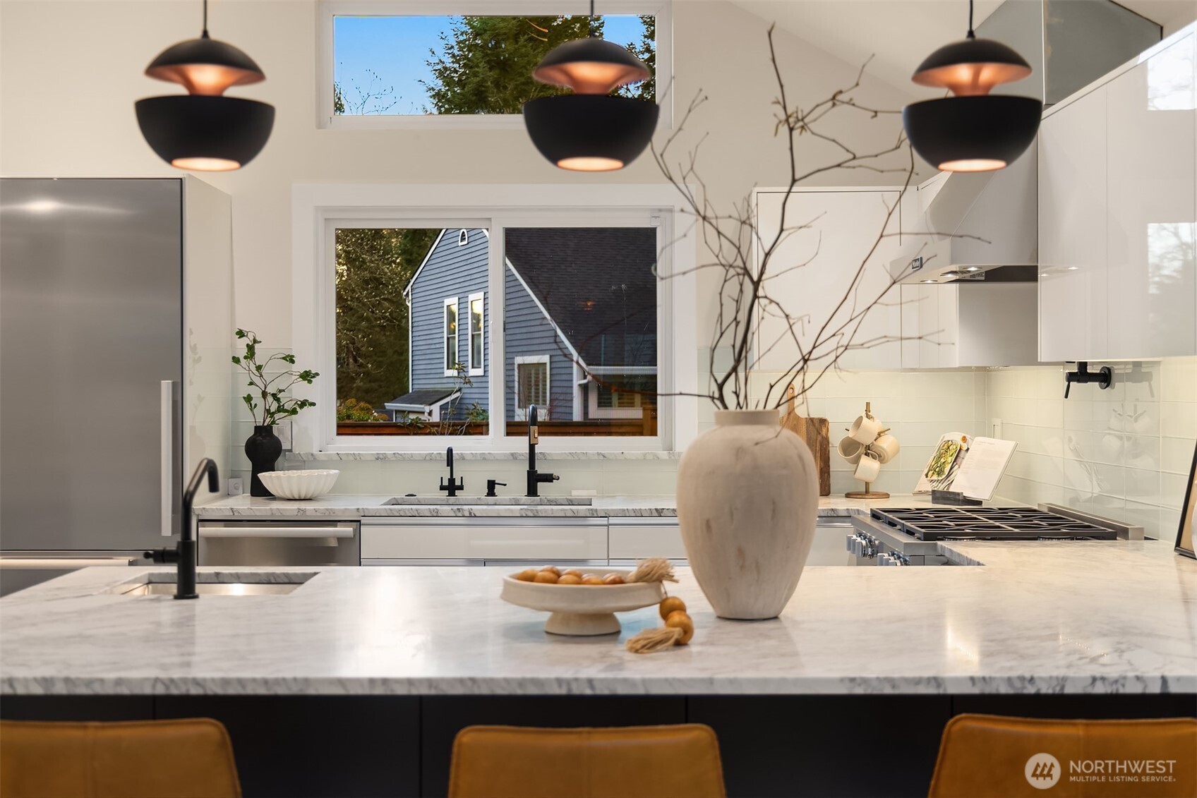 11715 NE 105th Lane , Kirkland, WA 98033-5039