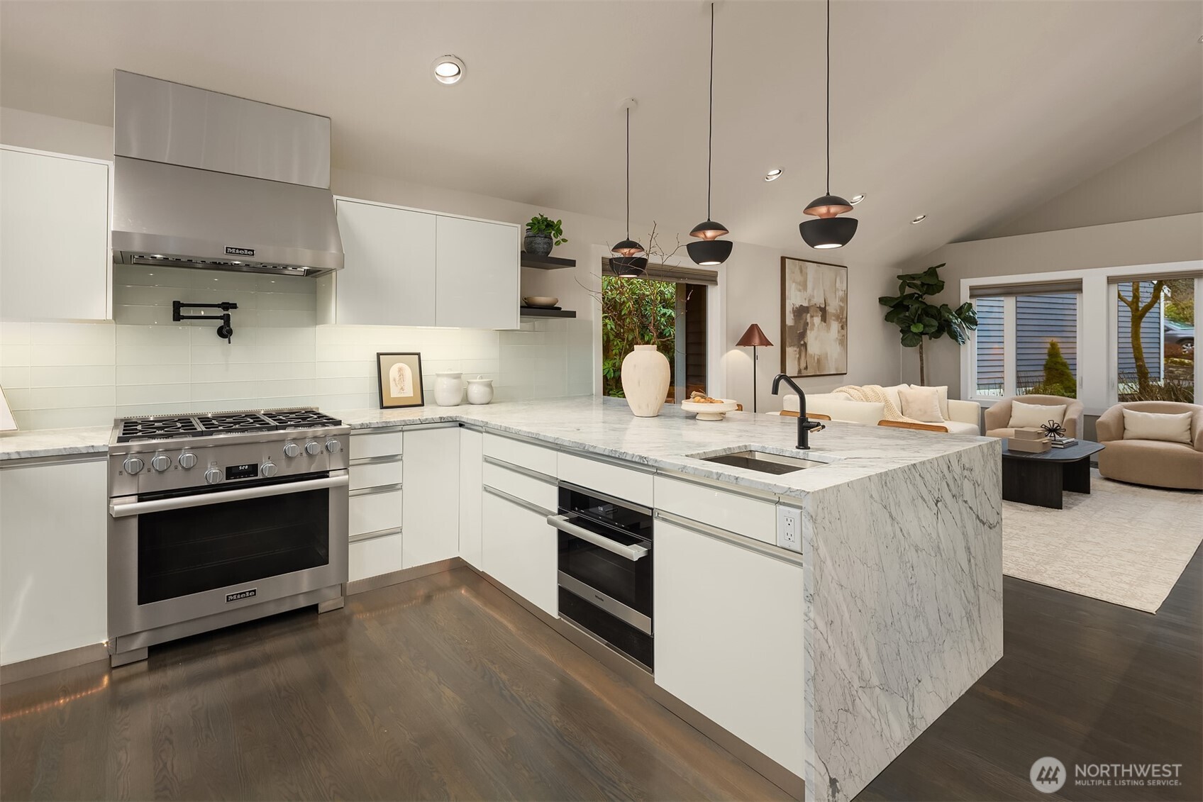 11715 NE 105th Lane , Kirkland, WA 98033-5039