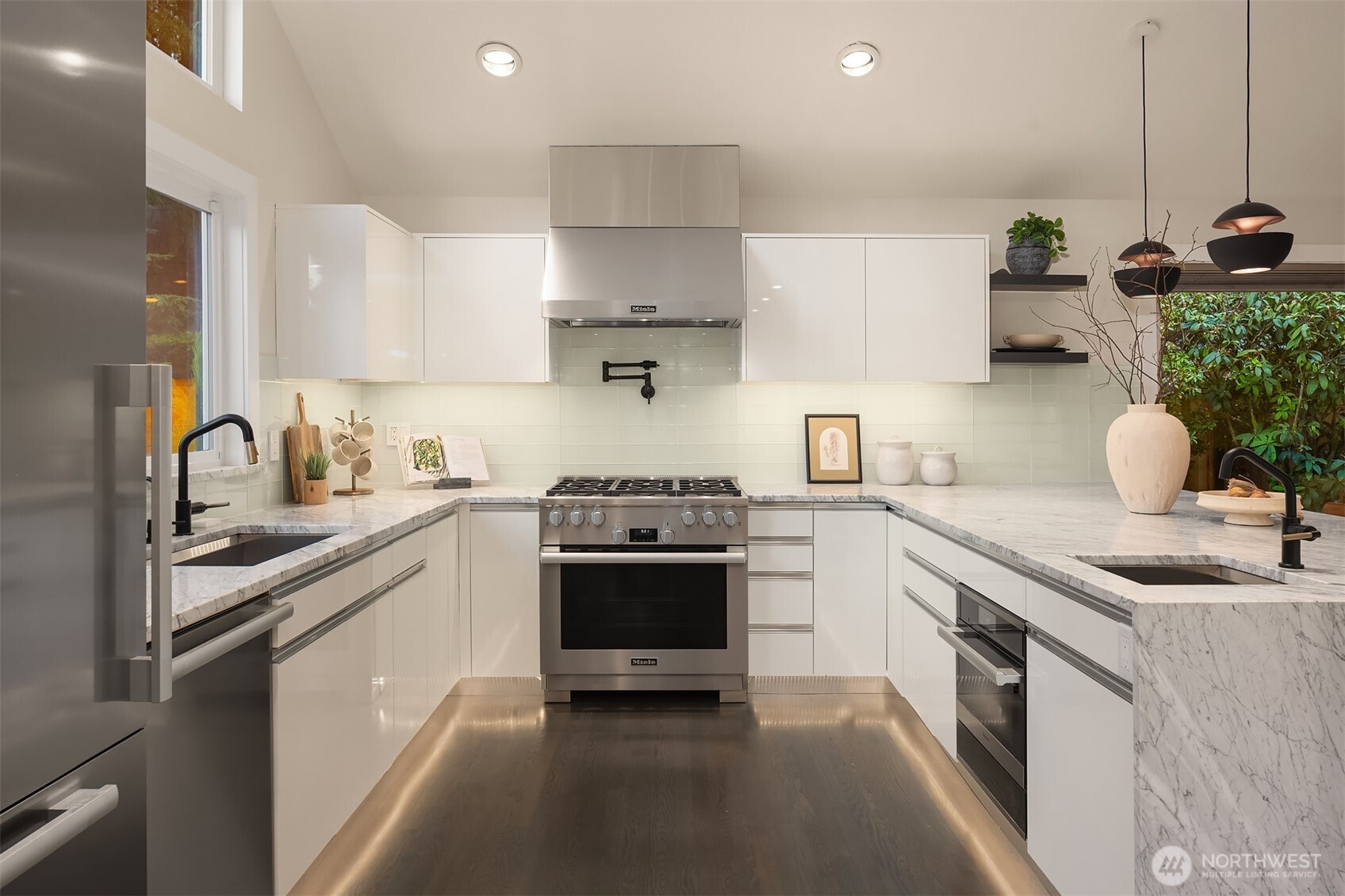 11715 NE 105th Lane , Kirkland, WA 98033-5039