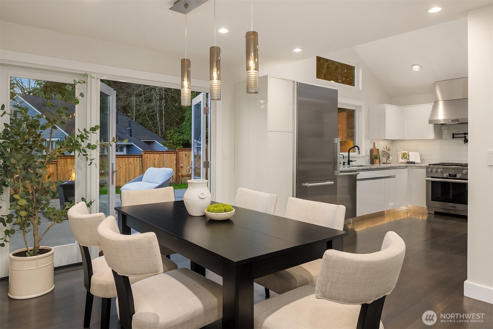 11715 NE 105th Lane , Kirkland, WA 98033-5039