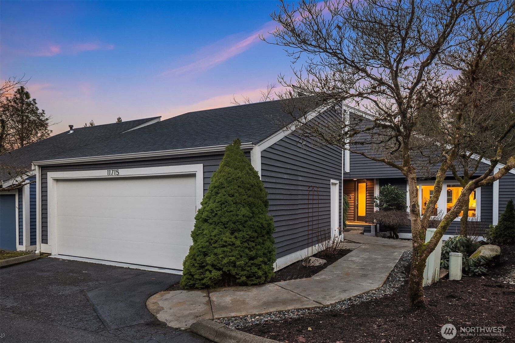 11715 NE 105th Lane , Kirkland, WA 98033-5039