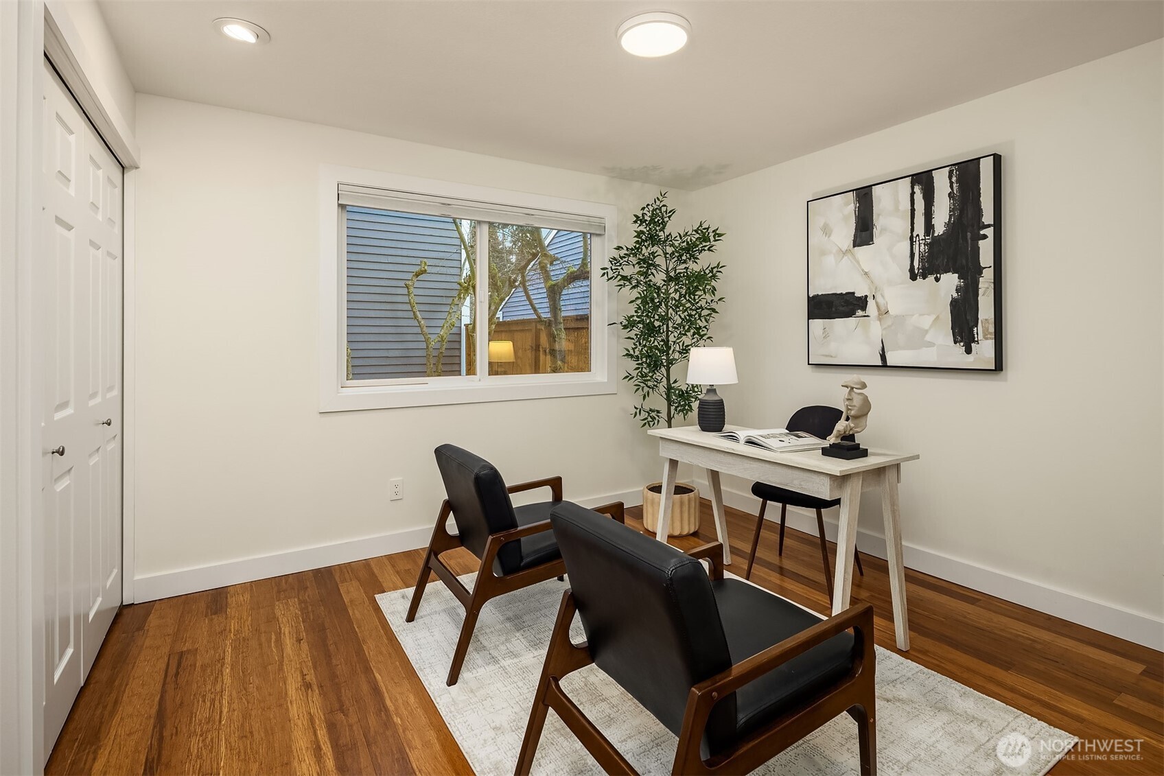 11715 NE 105th Lane , Kirkland, WA 98033-5039