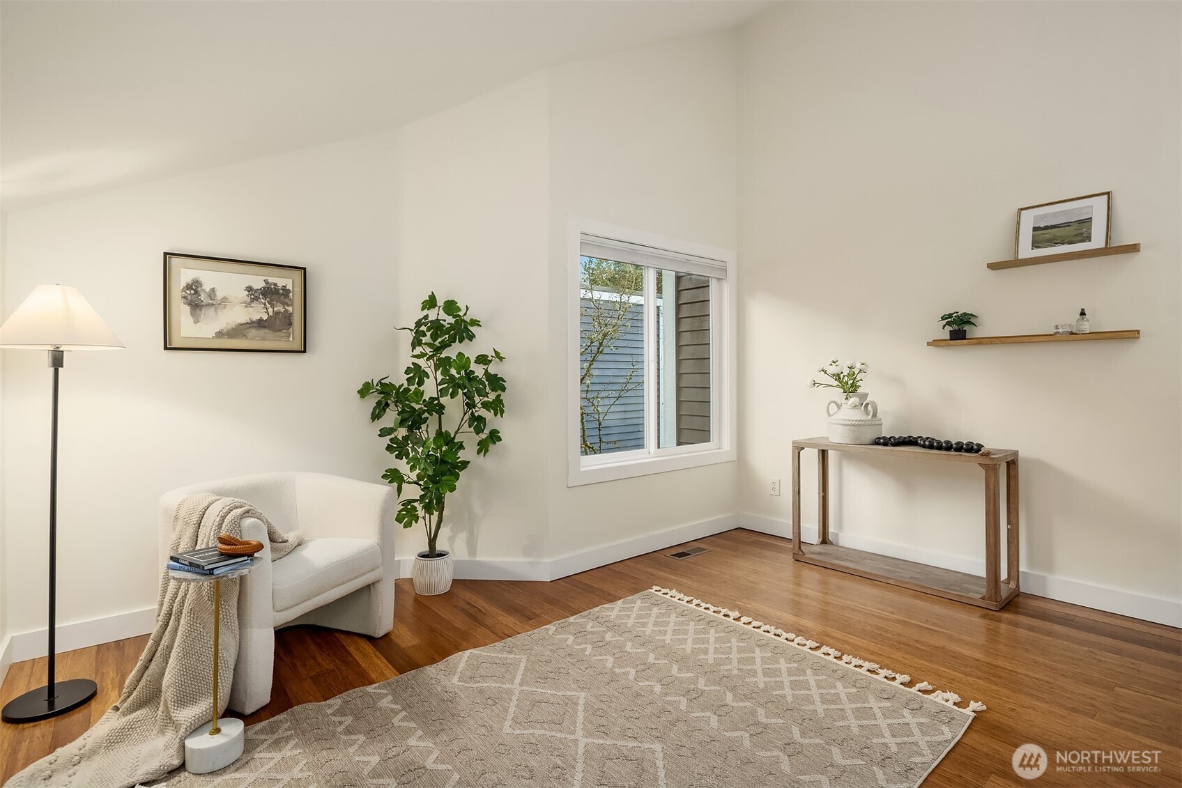 11715 NE 105th Lane , Kirkland, WA 98033-5039