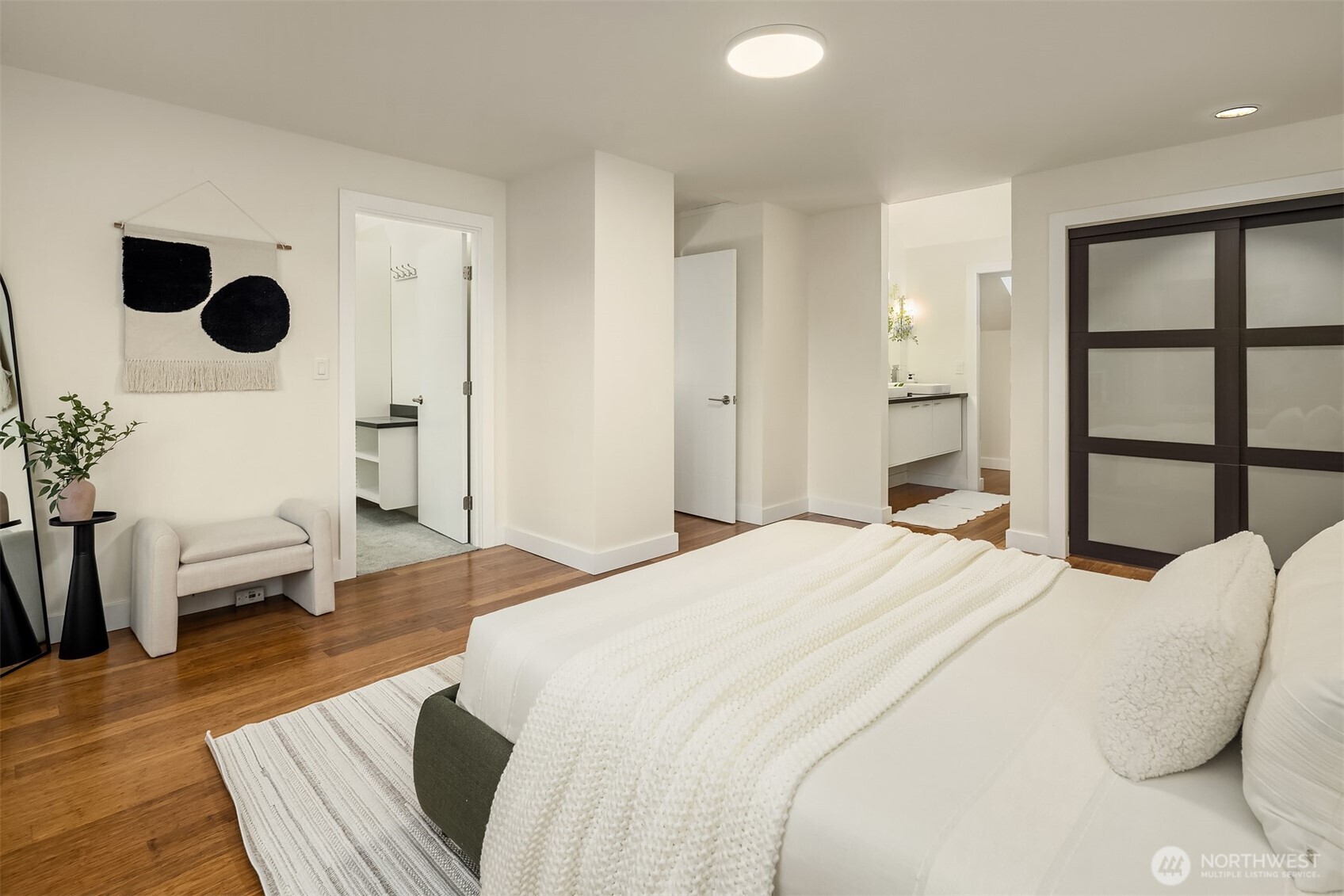 11715 NE 105th Lane , Kirkland, WA 98033-5039