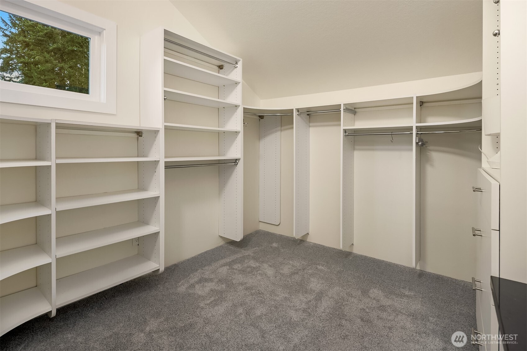 11715 NE 105th Lane , Kirkland, WA 98033-5039