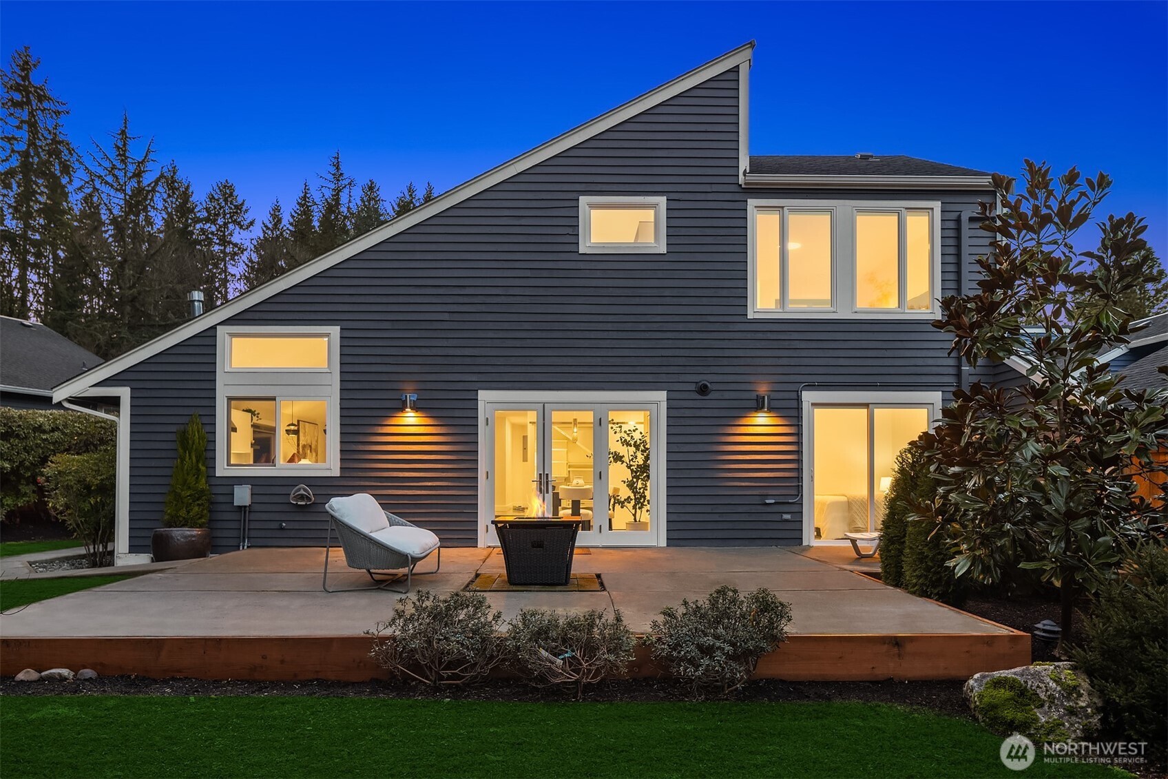 11715 NE 105th Lane , Kirkland, WA 98033-5039