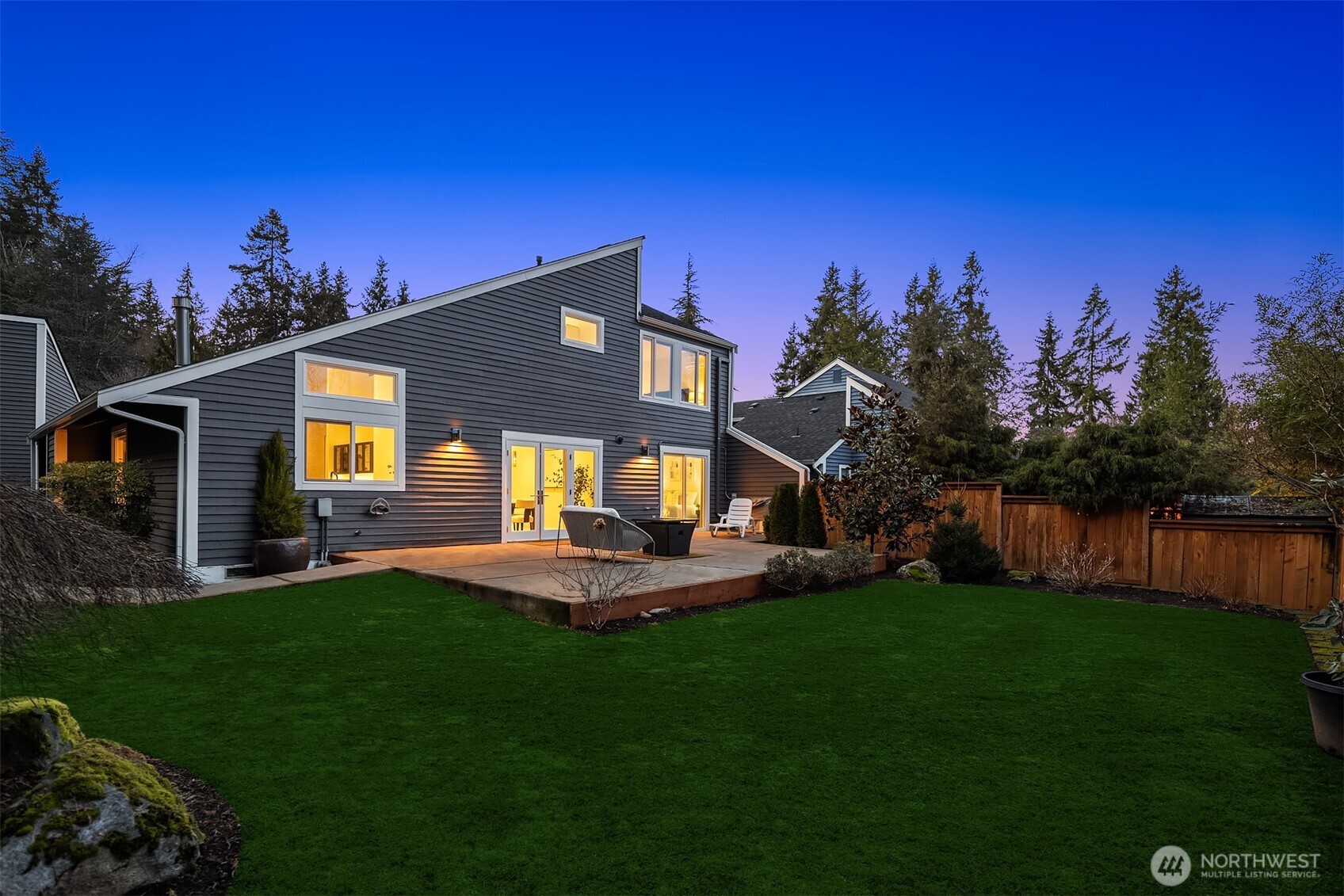 11715 NE 105th Lane , Kirkland, WA 98033-5039