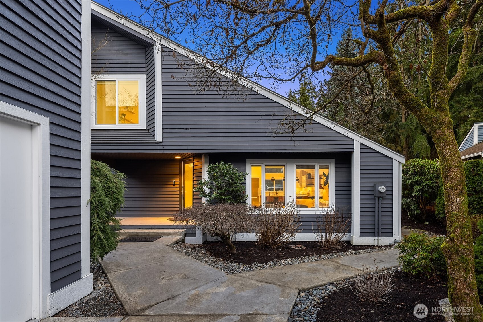 11715 NE 105th Lane , Kirkland, WA 98033-5039