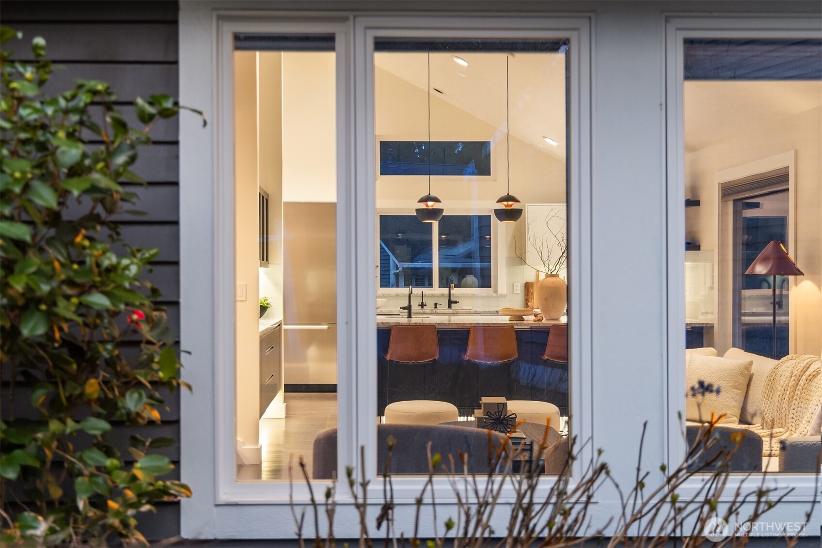 11715 NE 105th Lane , Kirkland, WA 98033-5039