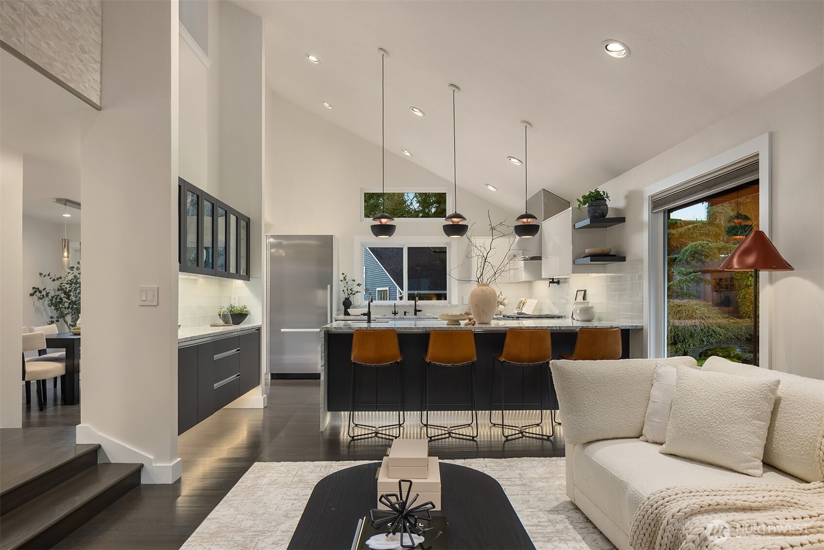 11715 NE 105th Lane , Kirkland, WA 98033-5039