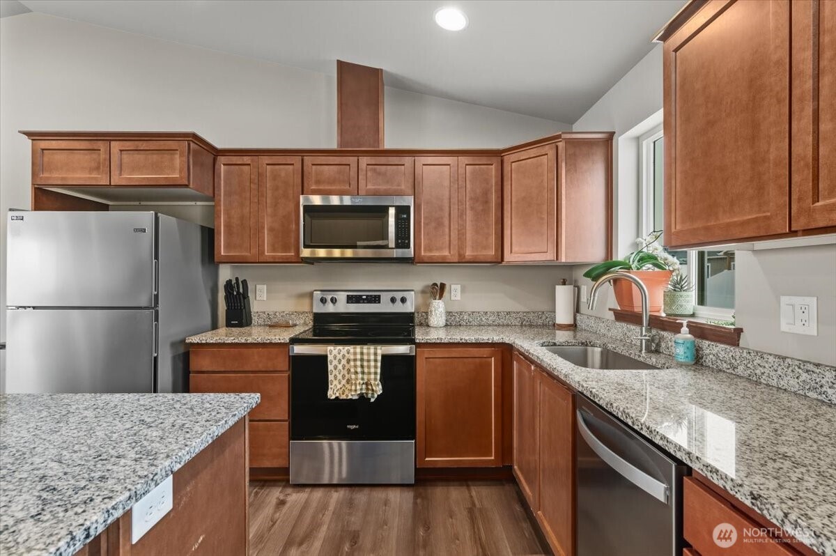 2479 3RD Street SE, East Wenatchee, WA 98802