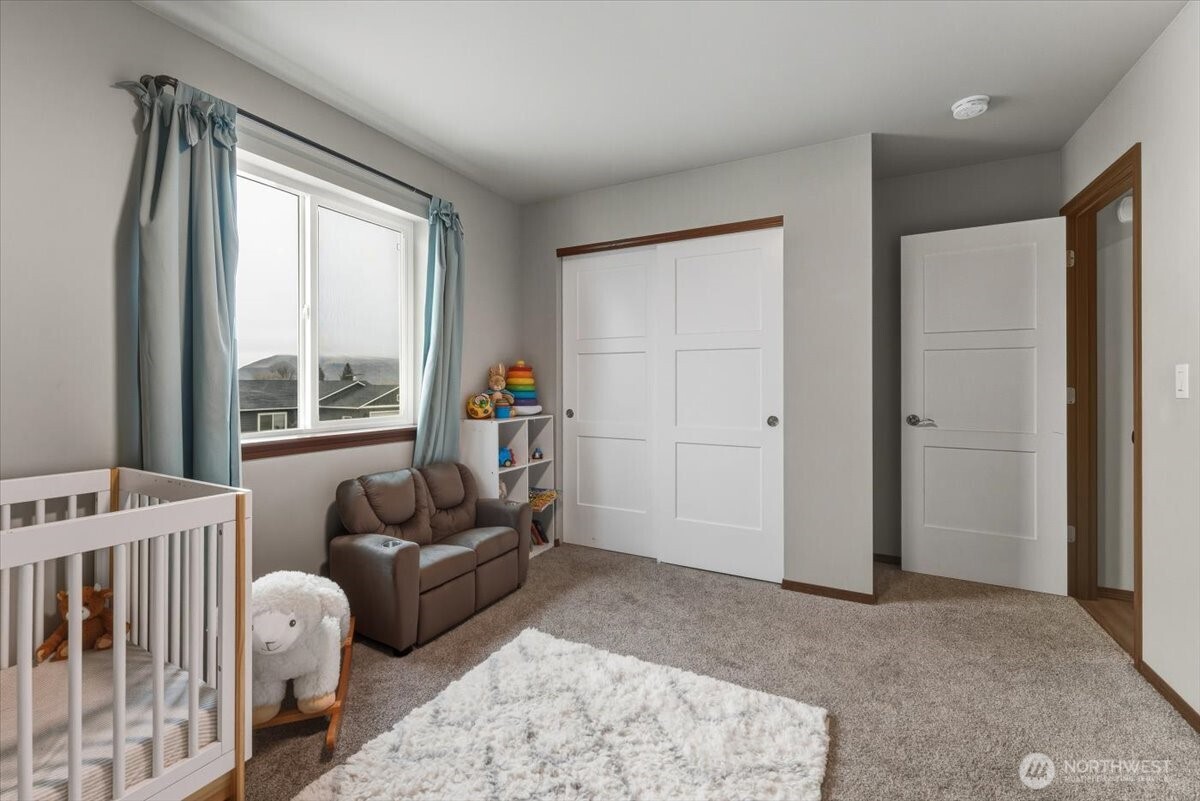 2479 3RD Street SE, East Wenatchee, WA 98802