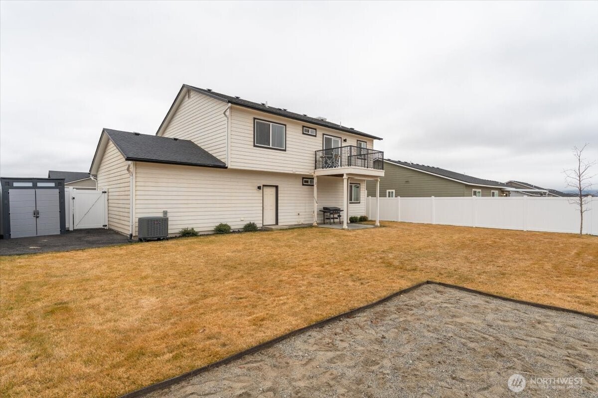 2479 3RD Street SE, East Wenatchee, WA 98802